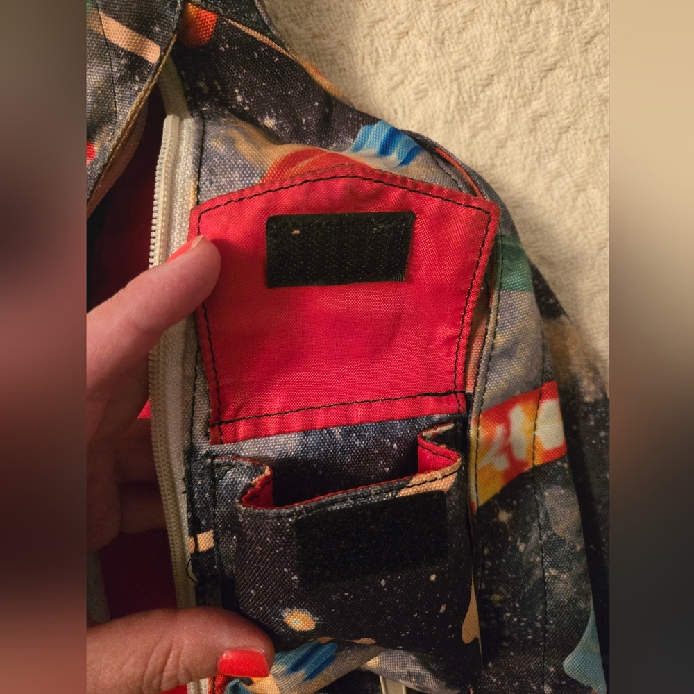RARE pattern Kavu sling bag and tri-fold wallet - Picture 6 of 13